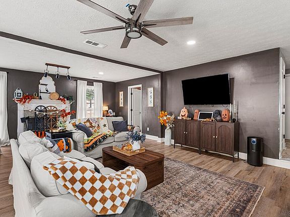 4th image of 6329 Lemans Ln