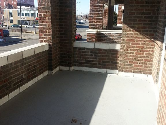 5th image of 30 E Linwood Blvd APT 101