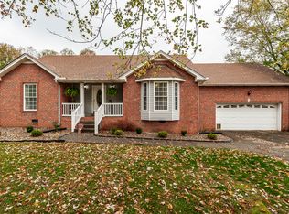 100 Honeysuckle Dr, White House, TN 37188