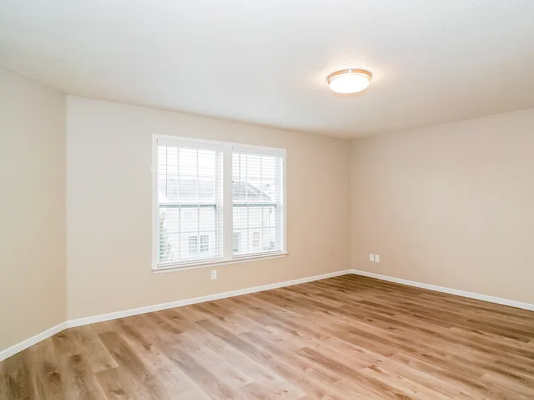 10767 Miller Dr — Photo 17