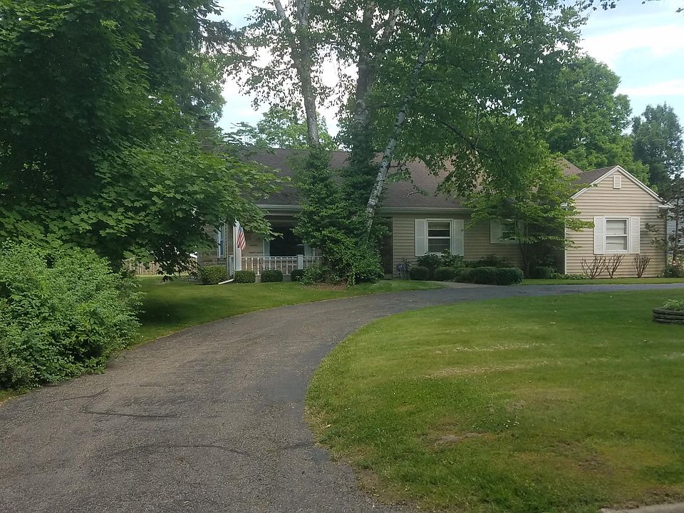 1st image of 145 Budlong St