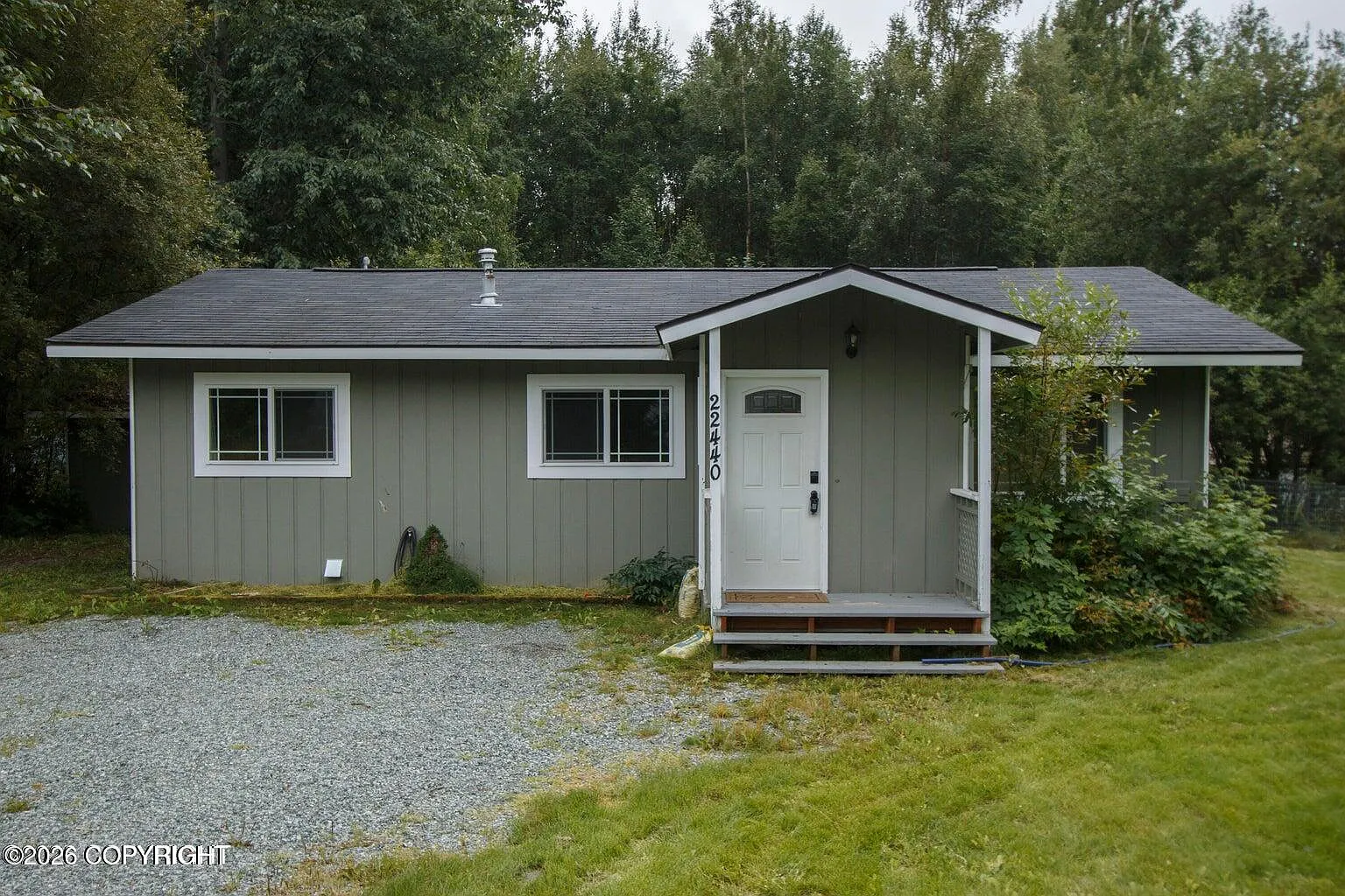 3 bed, 1.0 bath, 1104 sqft, $2,100 — Photo 2