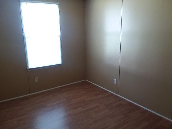 2nd image of 1809 Velma Rd