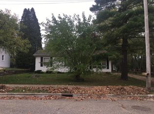 114 N Clinton St, Grand Ledge, MI