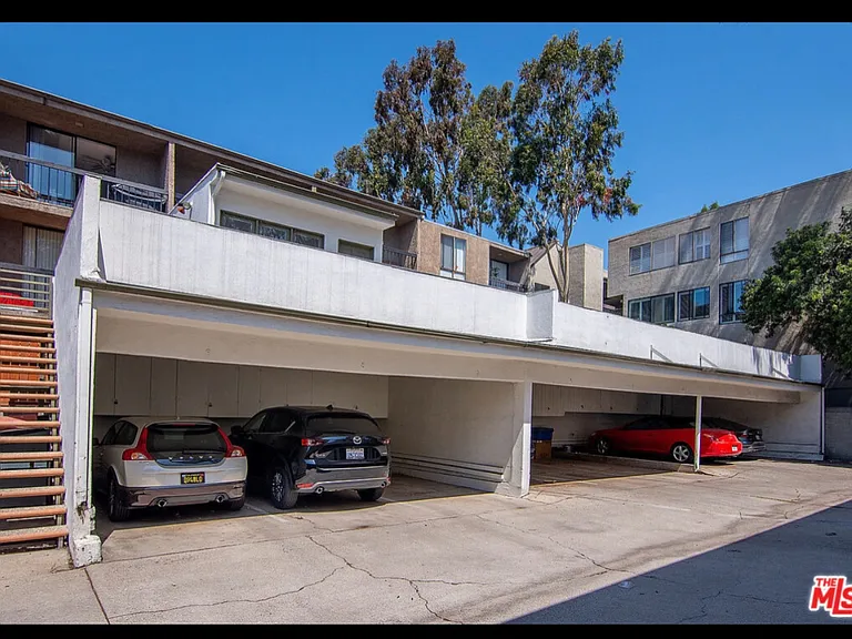 925 N Sweetzer Ave — Photo 12