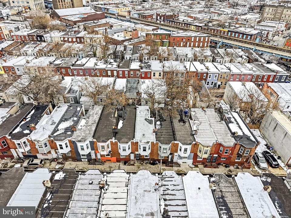 2nd image of 3125 Custer St