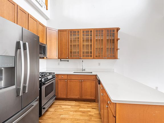 4th image of 250 S 2nd St APT 4B