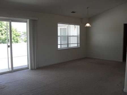 4th image of 699 Curtin Ln