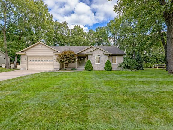 2nd image of 3482 Whispering Woods Dr