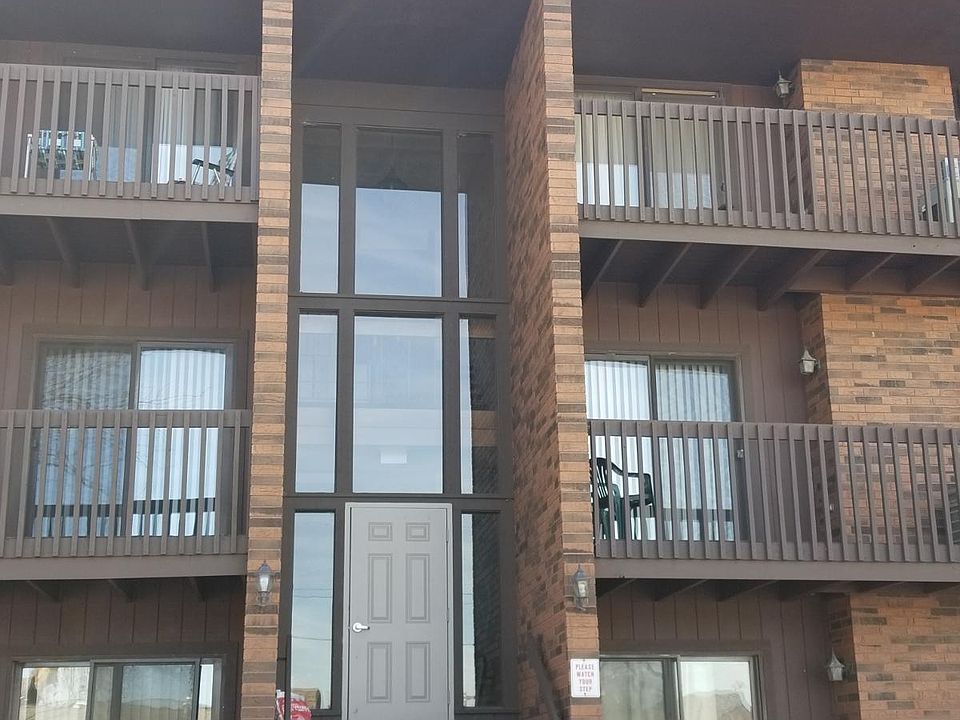 1st image of 2013 45th St Unit 205