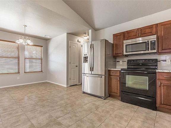 5th image of 18613 Piedra Dr