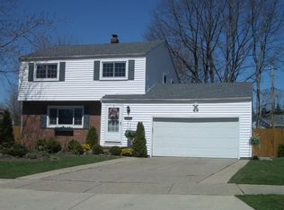 36523 Lakehurst Dr, Eastlake, OH