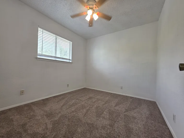 8818 Clearbrook Trl #A — Photo 10