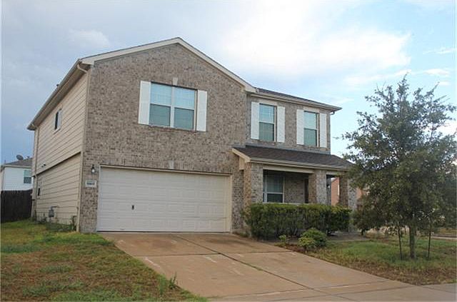 1st image of 15611 Leeds Ln