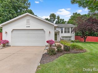 5326 Debbie Ct SW, Wyoming, MI 49418