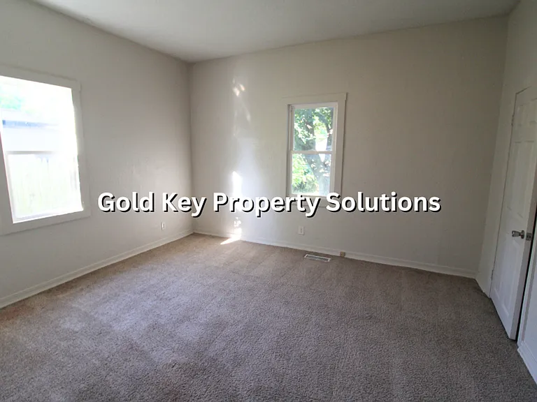 2223 Chase St — Photo 14