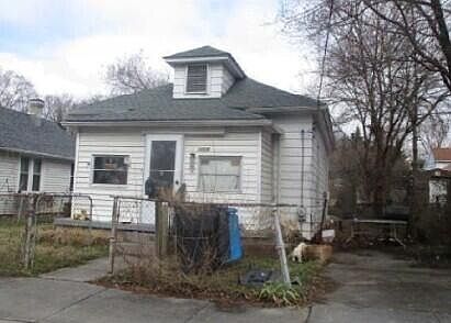 2nd image of 1334 Morton Ave SE
