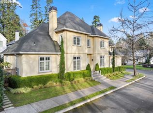 6439 SW Raleighwood Ct, Portland, OR 97221