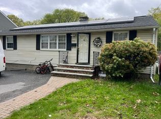 289 Burnham Rd, Lowell, MA 01852