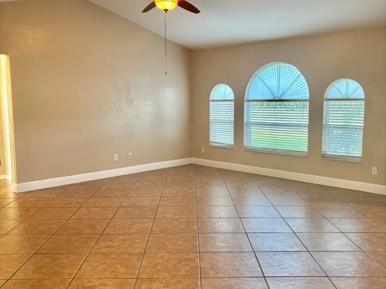 4343 SW Sands Blvd — Photo 40