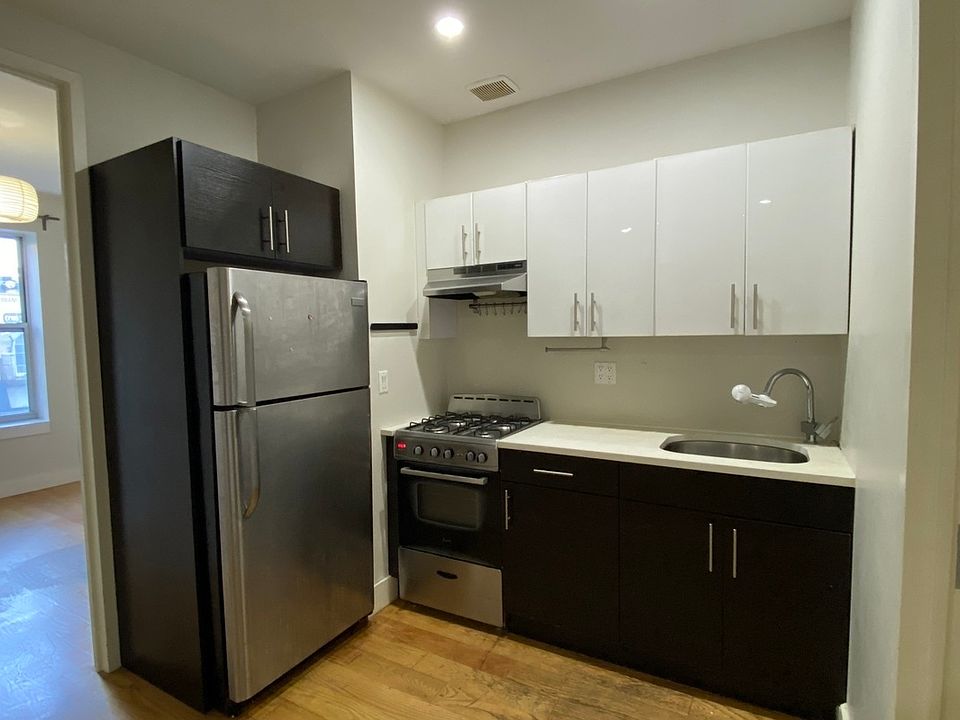 1st image of 828 Saint Johns Pl #F2