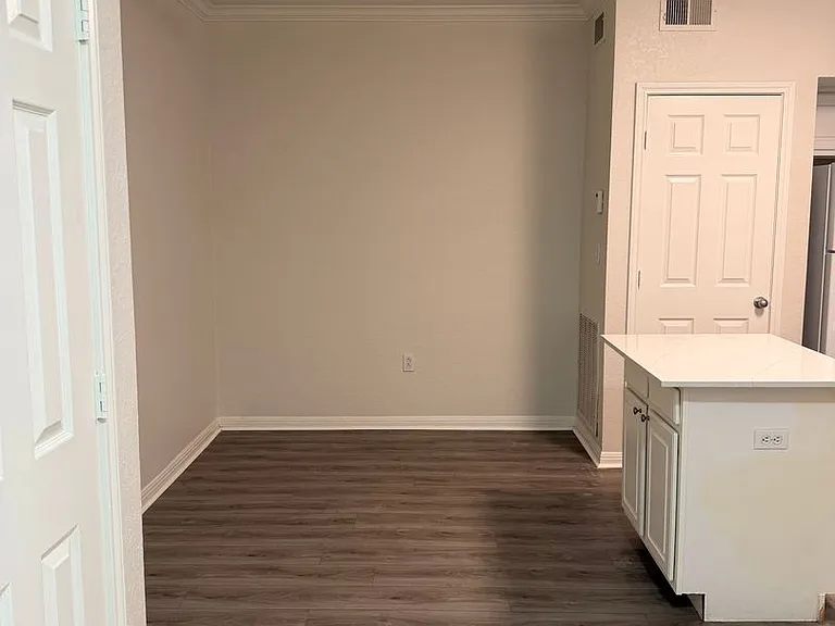 911 N Orange Ave #304 — Photo 18