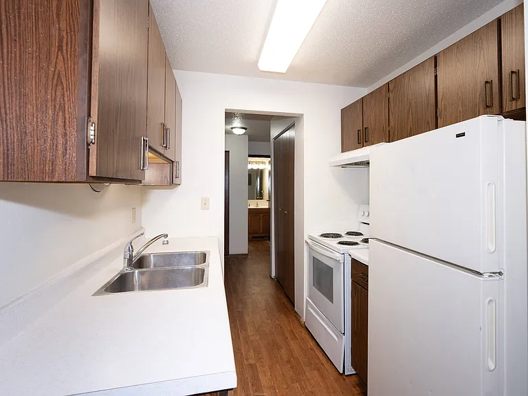 Fargo, ND Pacific Park Apartments | 11B | Kitchen