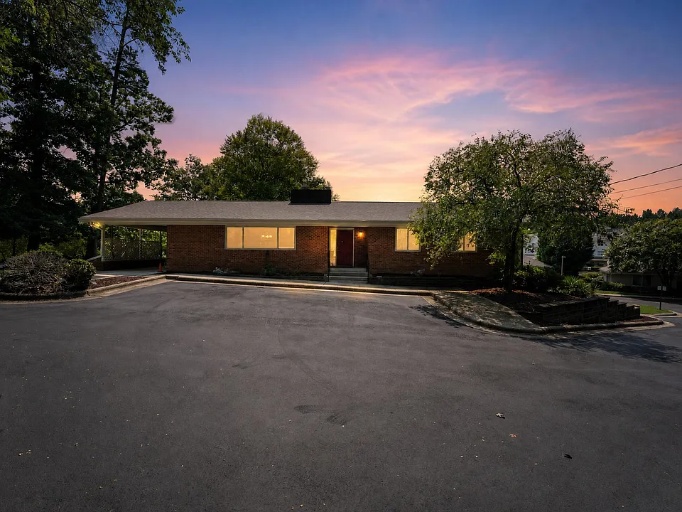 500 Emerald Pond Ln