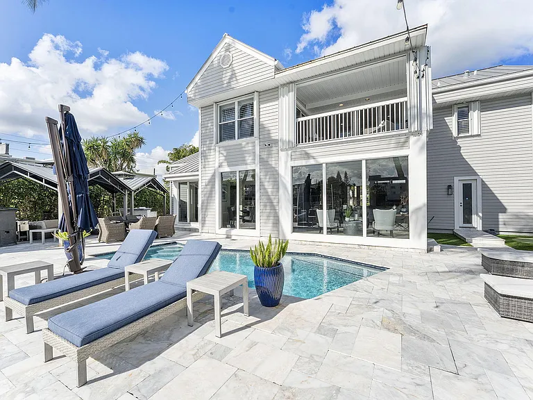 910 Jasmine Dr — Photo 4
