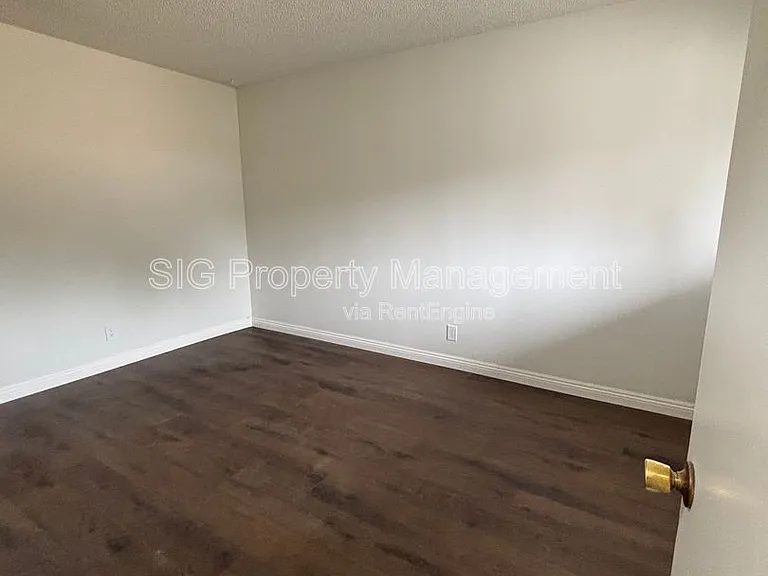 10424 Parr Ave — Photo 9