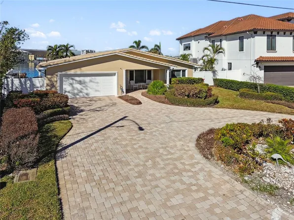 10208 Tarpon Dr, Treasure Island, FL 33706