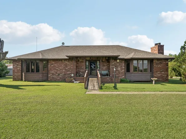 481 E 90th Ave N, Wellington, KS 67152