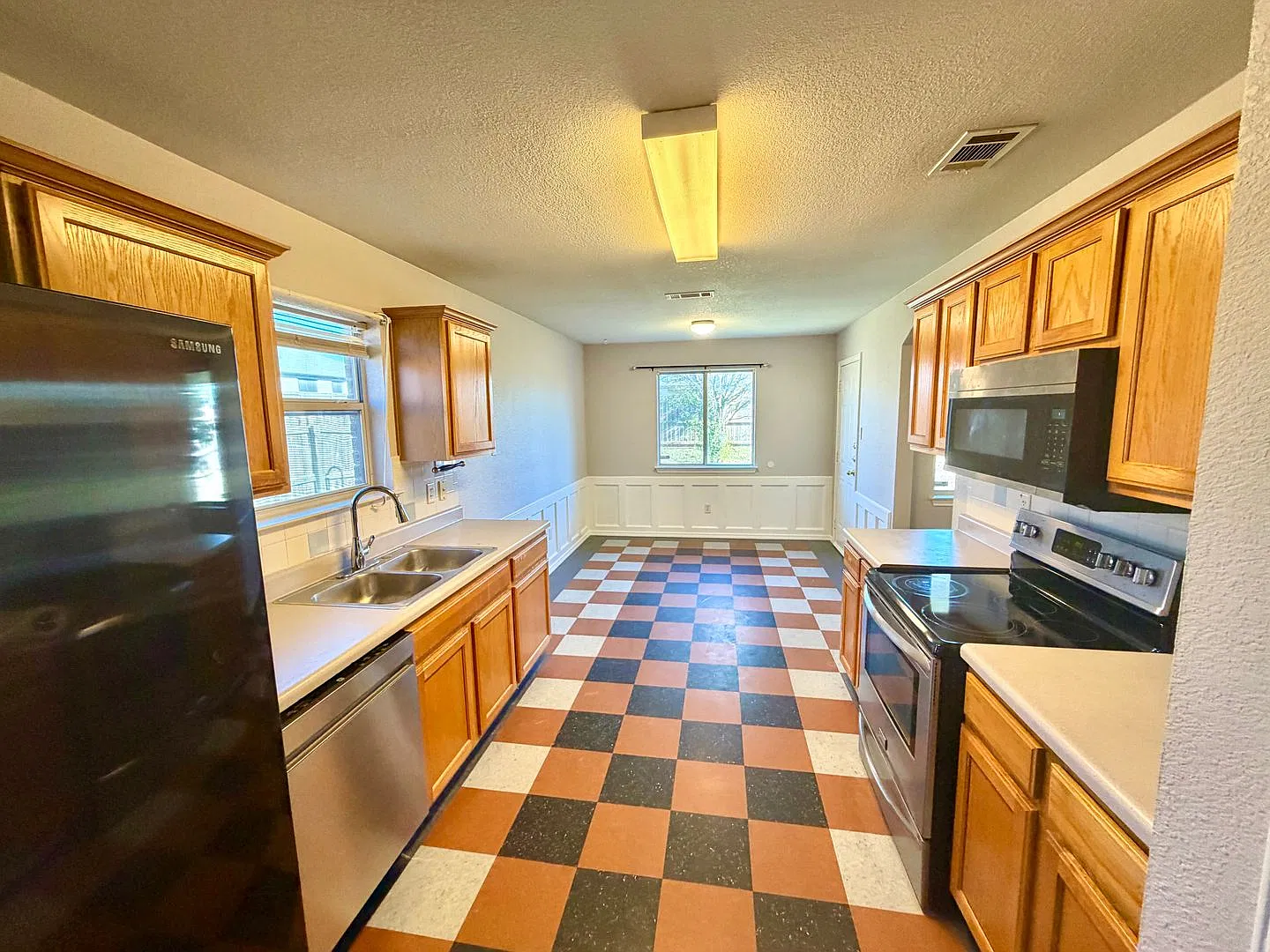Beautiful Home At 3509 Bugle In Killeen TX — Photo 2