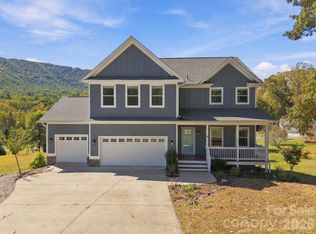 68 Rock View Ct, Hendersonville, NC 28739