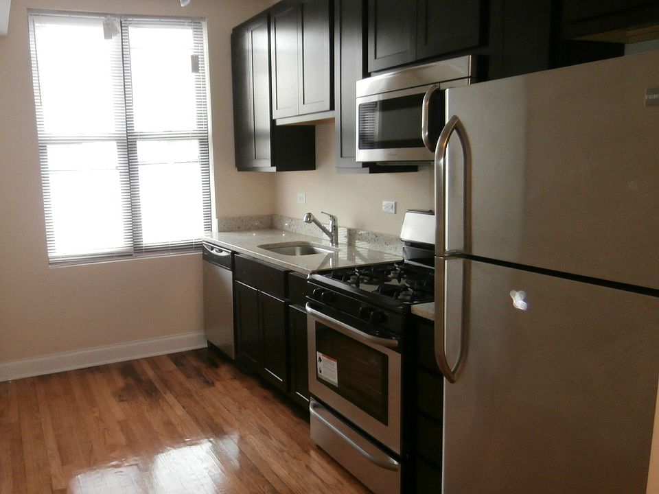 1st image of 1110 W Balmoral Ave APT 1