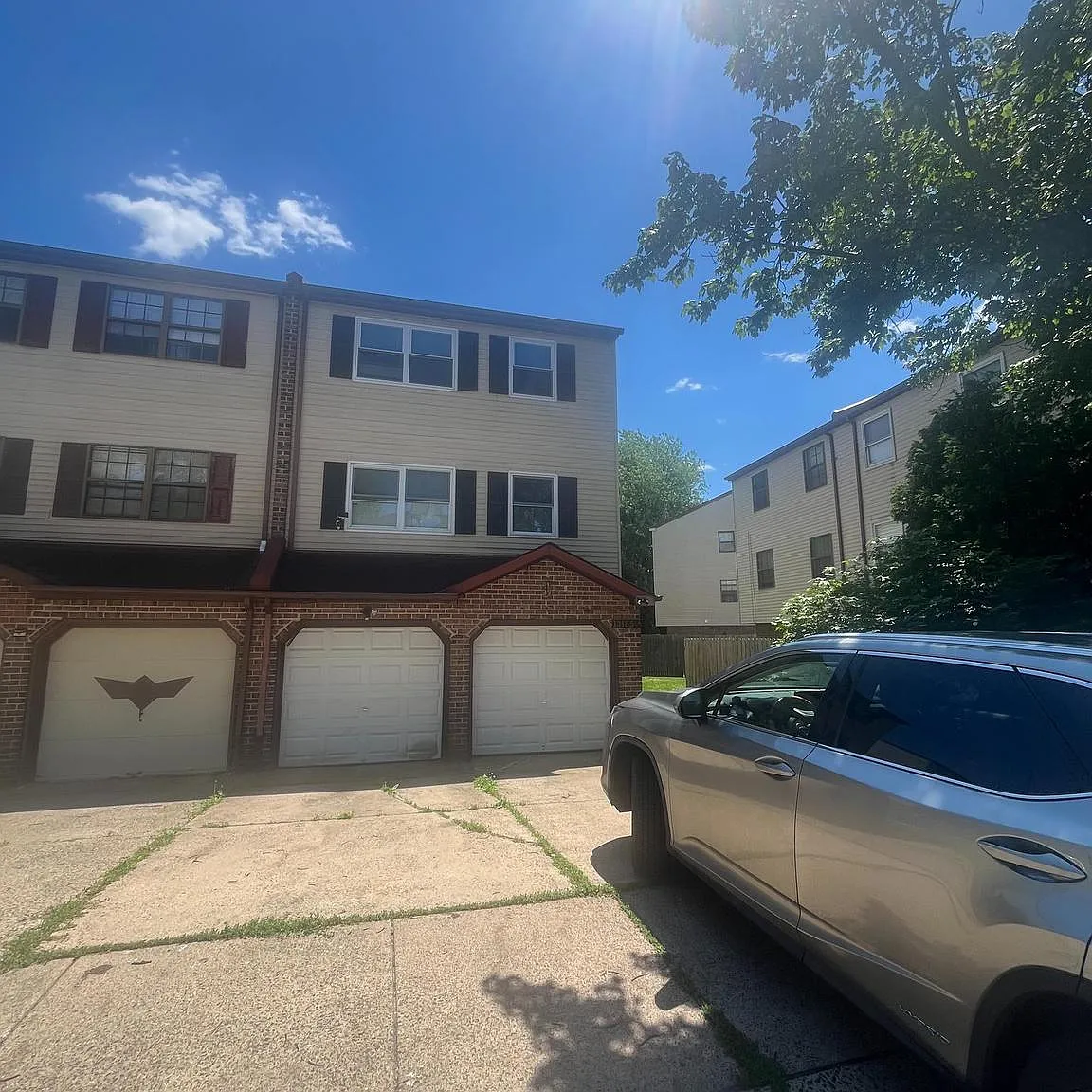2 bed, 1800 sqft, $1,800 — Photo 1