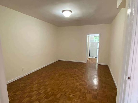 5th image of 787 Lex Ave #4