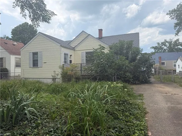 1064 Earl St, Norfolk, VA 23503