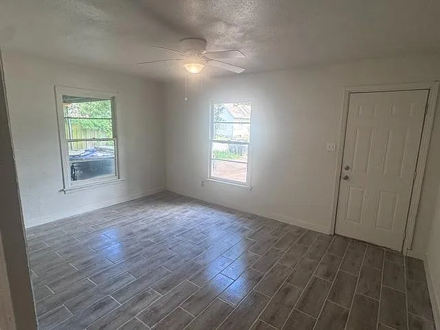 608 Travis Ave #608