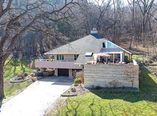 121 W Lake Blvd, Winona, MN 55987