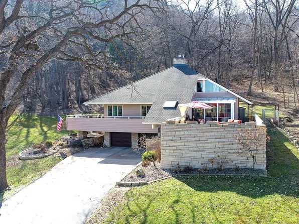 121 W Lake Blvd, Winona, MN 55987
