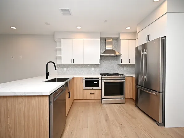 457 W Broadway #303, Boston, MA 02127