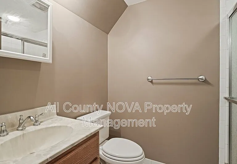 6428 Earlham Dr — Photo 36