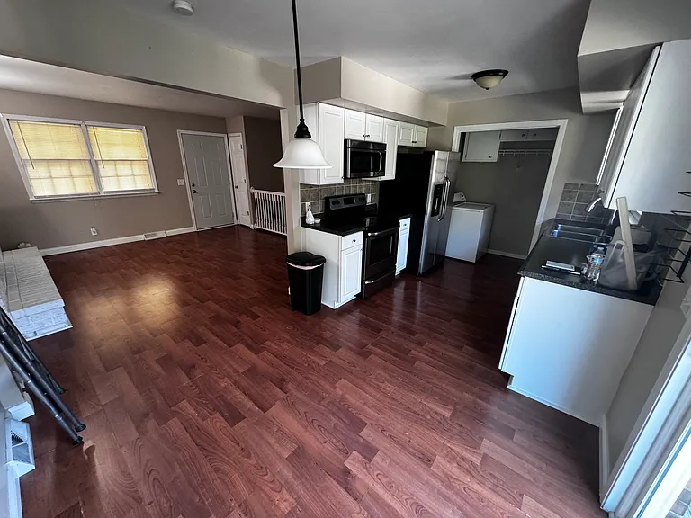 3021 Cambridge St #3023 — Photo 3