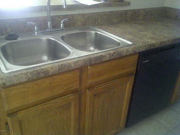 3rd image of 4422 E Wood St