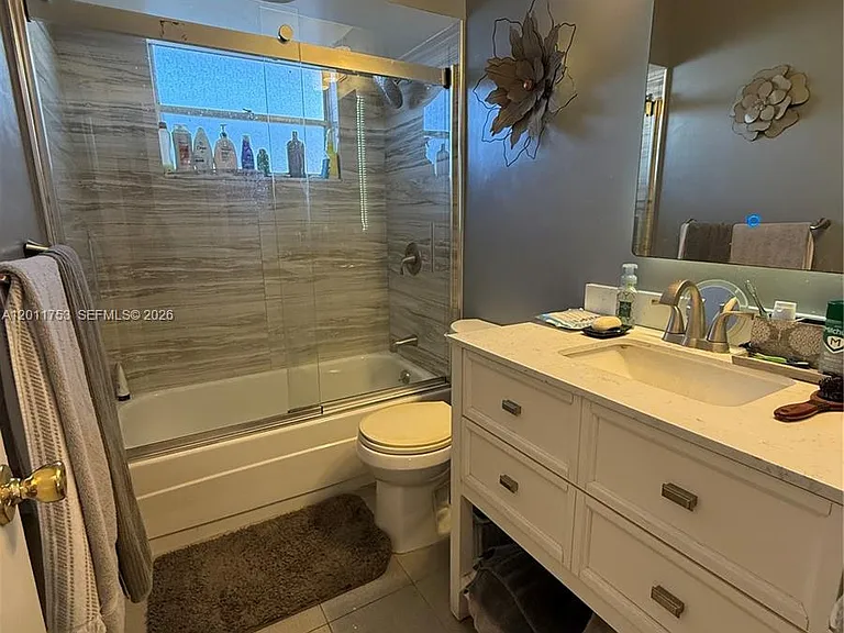 500 NE 14th Ave #302 — Photo 4