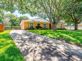 7012 Winchester Pl, Fort Worth, TX 76133