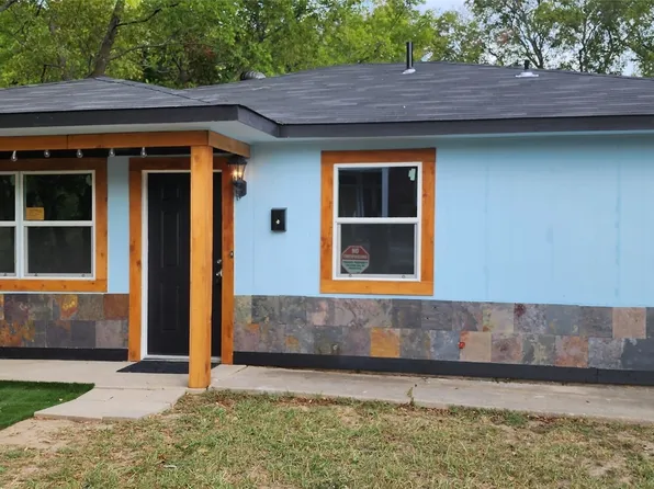300 Poplar St, Bonham, TX 75418