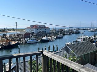 12 Harbor Hill Rd, Chilmark, MA 02535