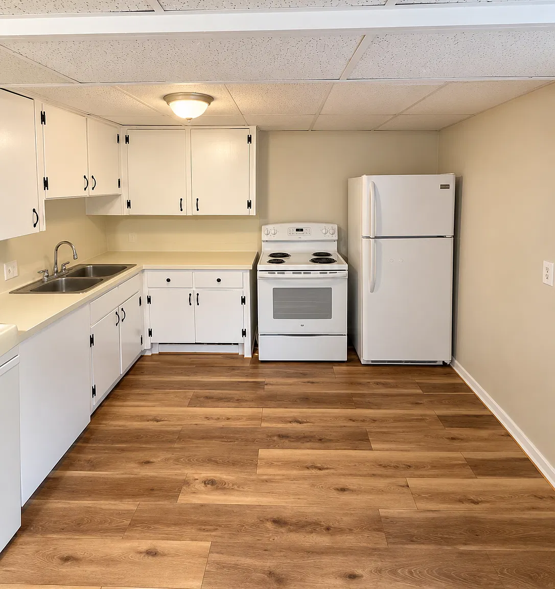 3 bed, $1,800 — Photo 1